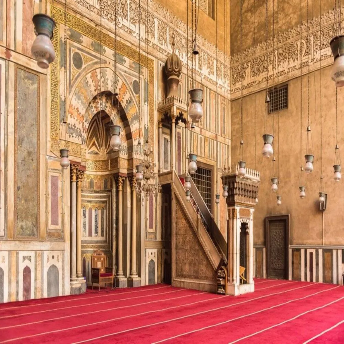 يأتي هذا القرار للحفاظ على صحة وسلامة مرتادي المساجد