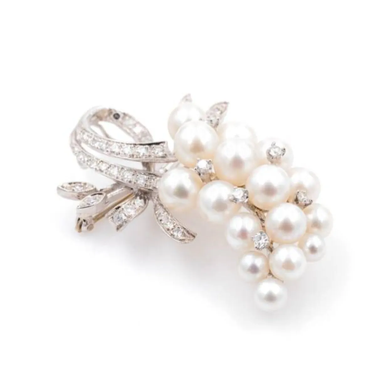  Designs in Gold  بروش فخم بلؤلؤ أكويا من