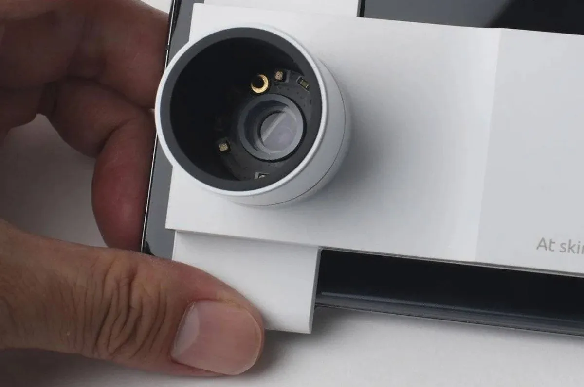 صورة للأداة التي صممتها شركة BDC للكشف عن الأمراض الجلدية