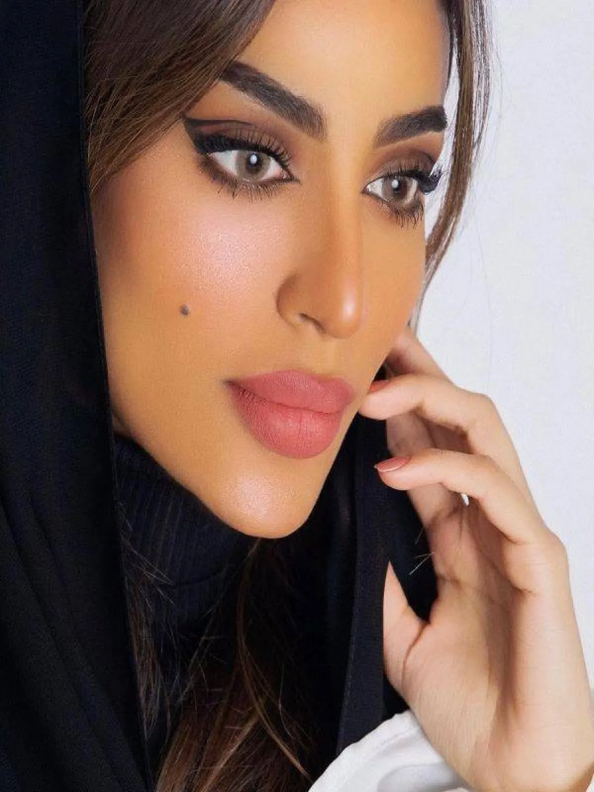 الايلاينر الغرافيكي من فاطمة الانصاري