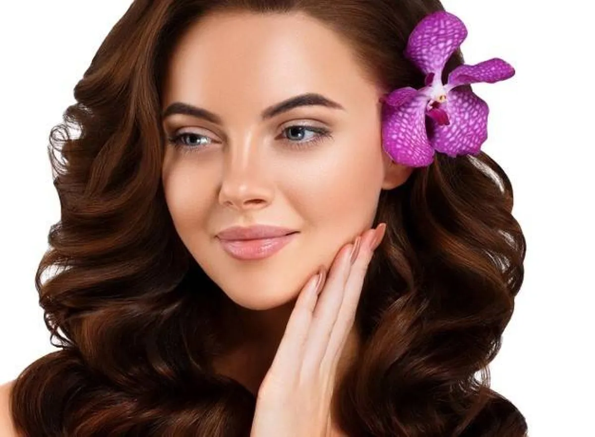 تنعيم وترطيب الشعر بحمض الهيالورونيك