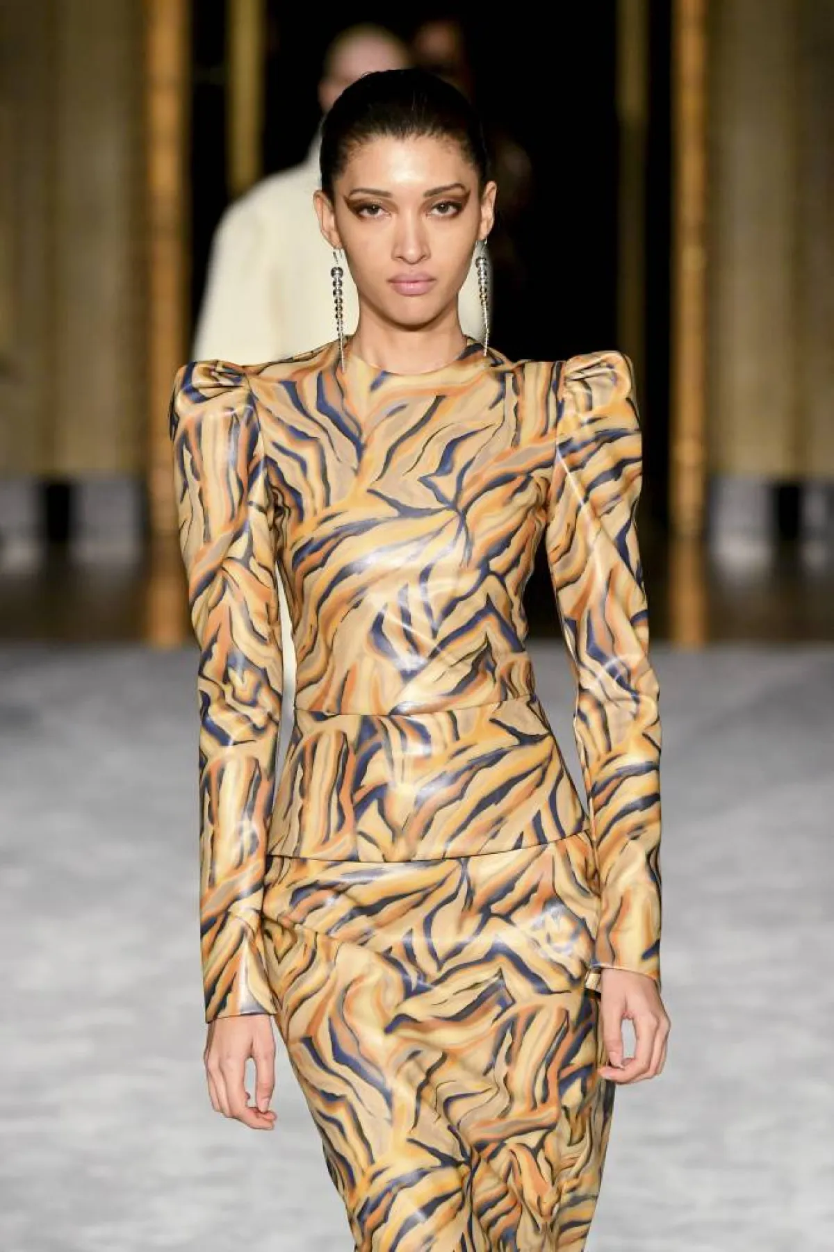 فستان سهرة طويل تايجر