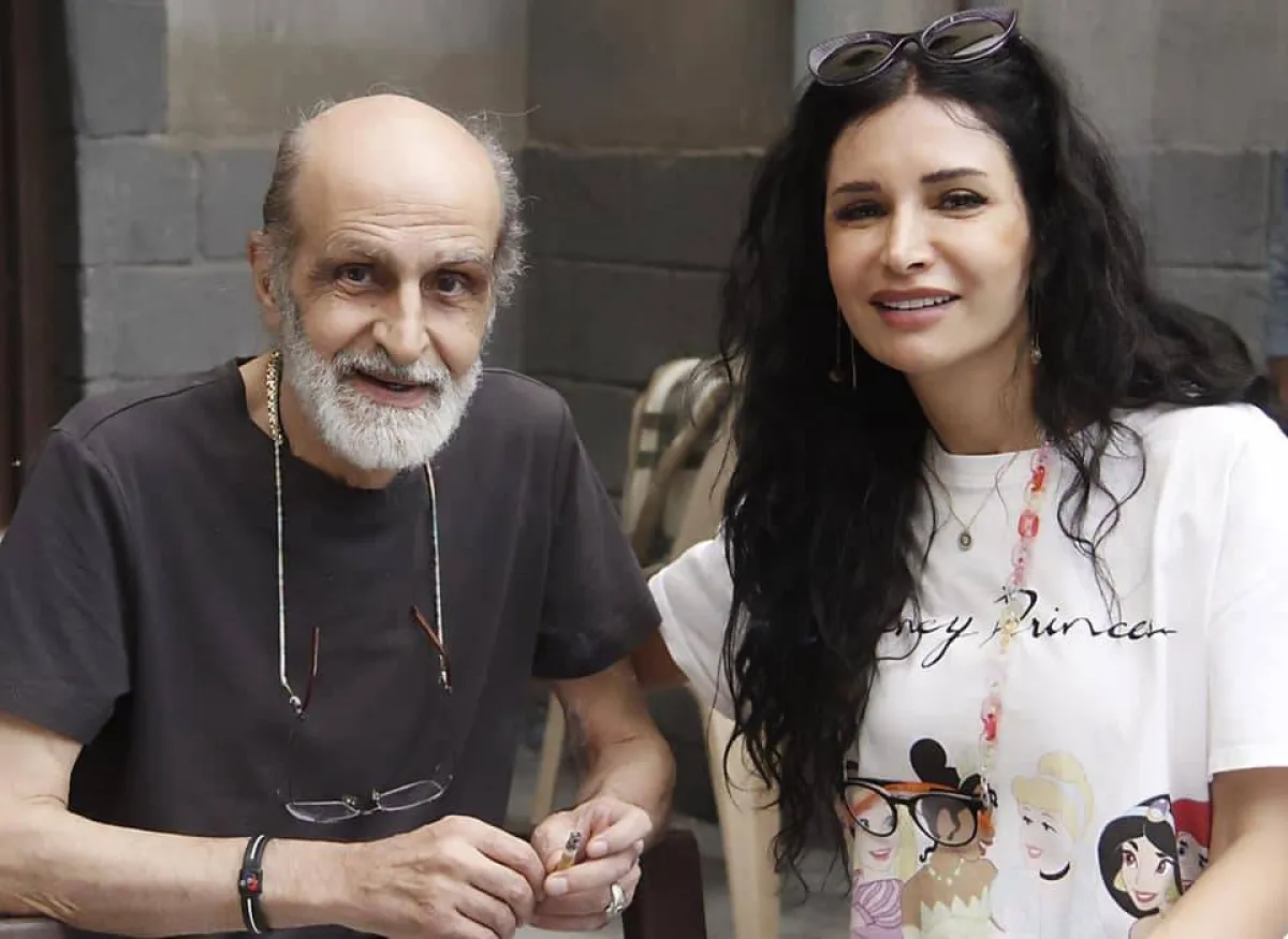 المخرج هشام شربتجي وابنته المخرجة رشا شربتجي - الصورة من حسابه على فيسبوك