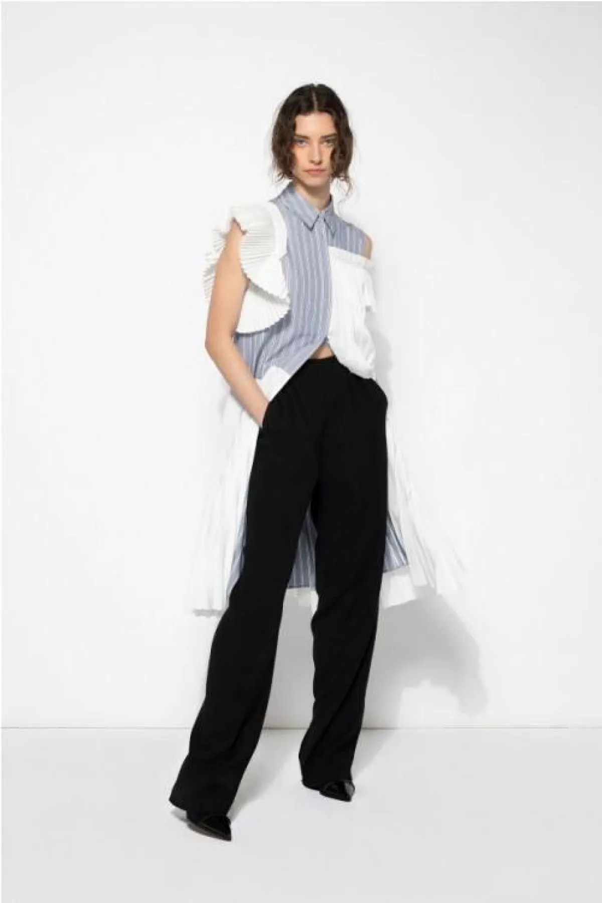 السروال الأسود الكلاسيكي من اديام  Adeam