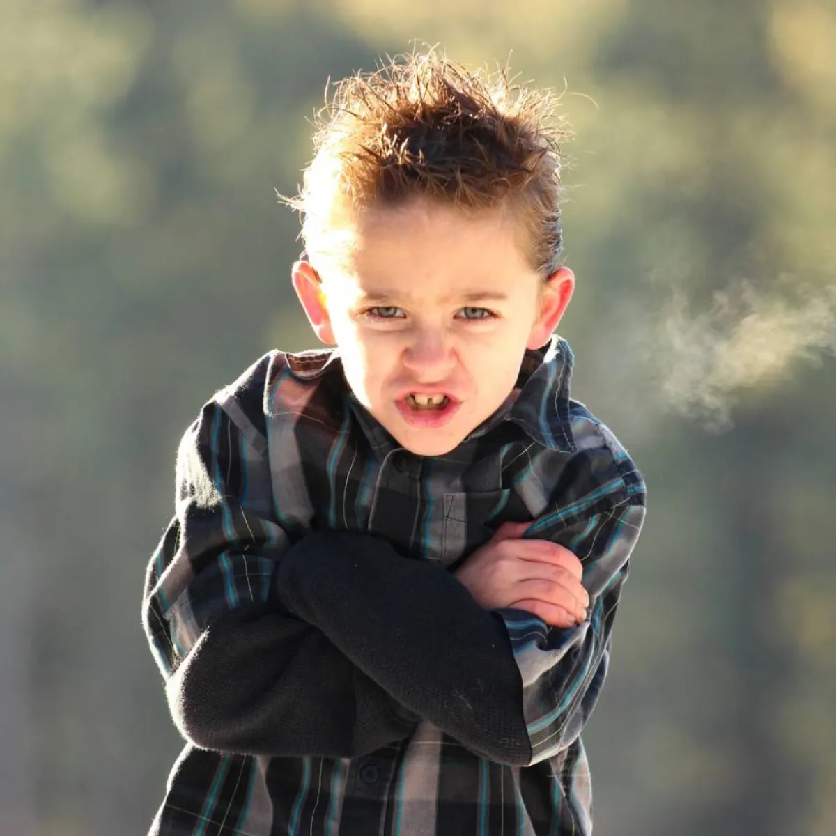 صورة لطفل صغير غاضب