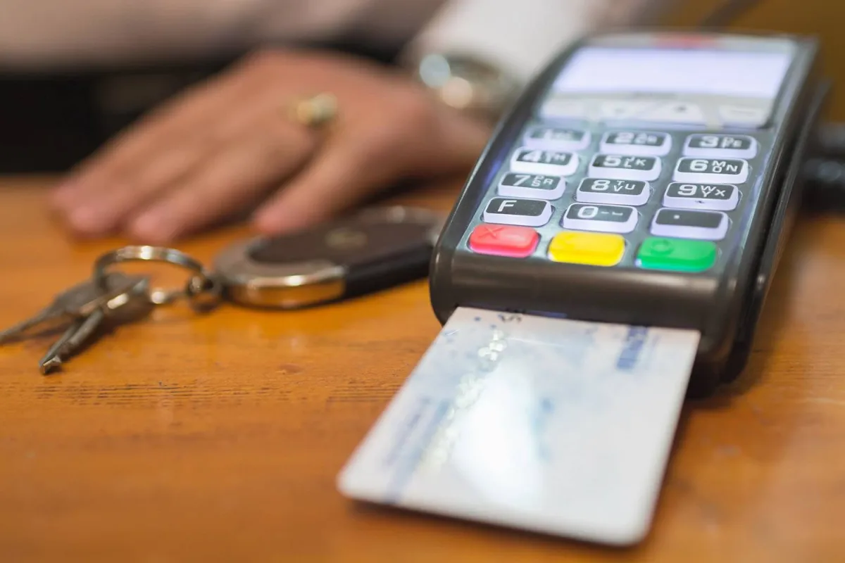 يفضل الابتعاد عن الفنادق ذات الرسوم