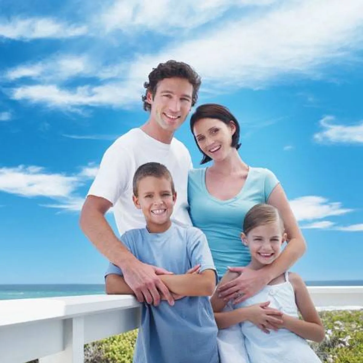 صورة لأسرة سعيدة