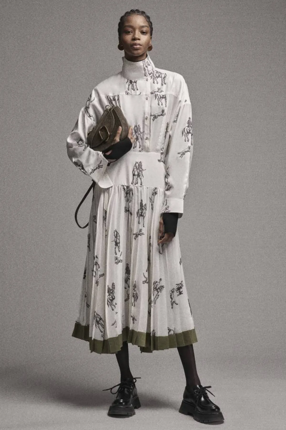 فستان ماكسي كاجوال خريفي باللون الأبيض