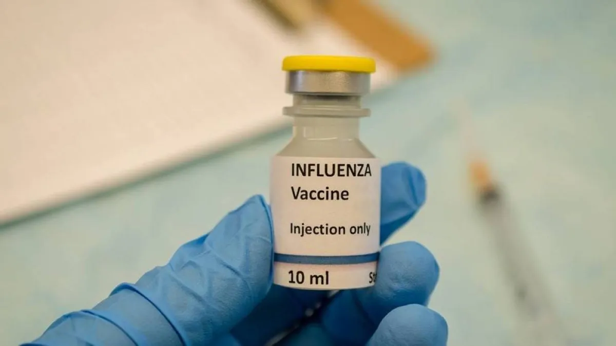 صحة الإمارات تبدأ تقديم تطعيم الإنفلونزا الموسمية في مراكزها. المصدر (الاتحاد)