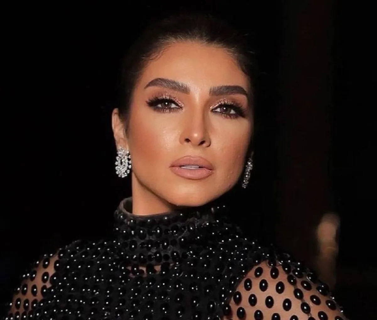 الفنانة روجينا- الصورة من حساب مجوهرات Iram