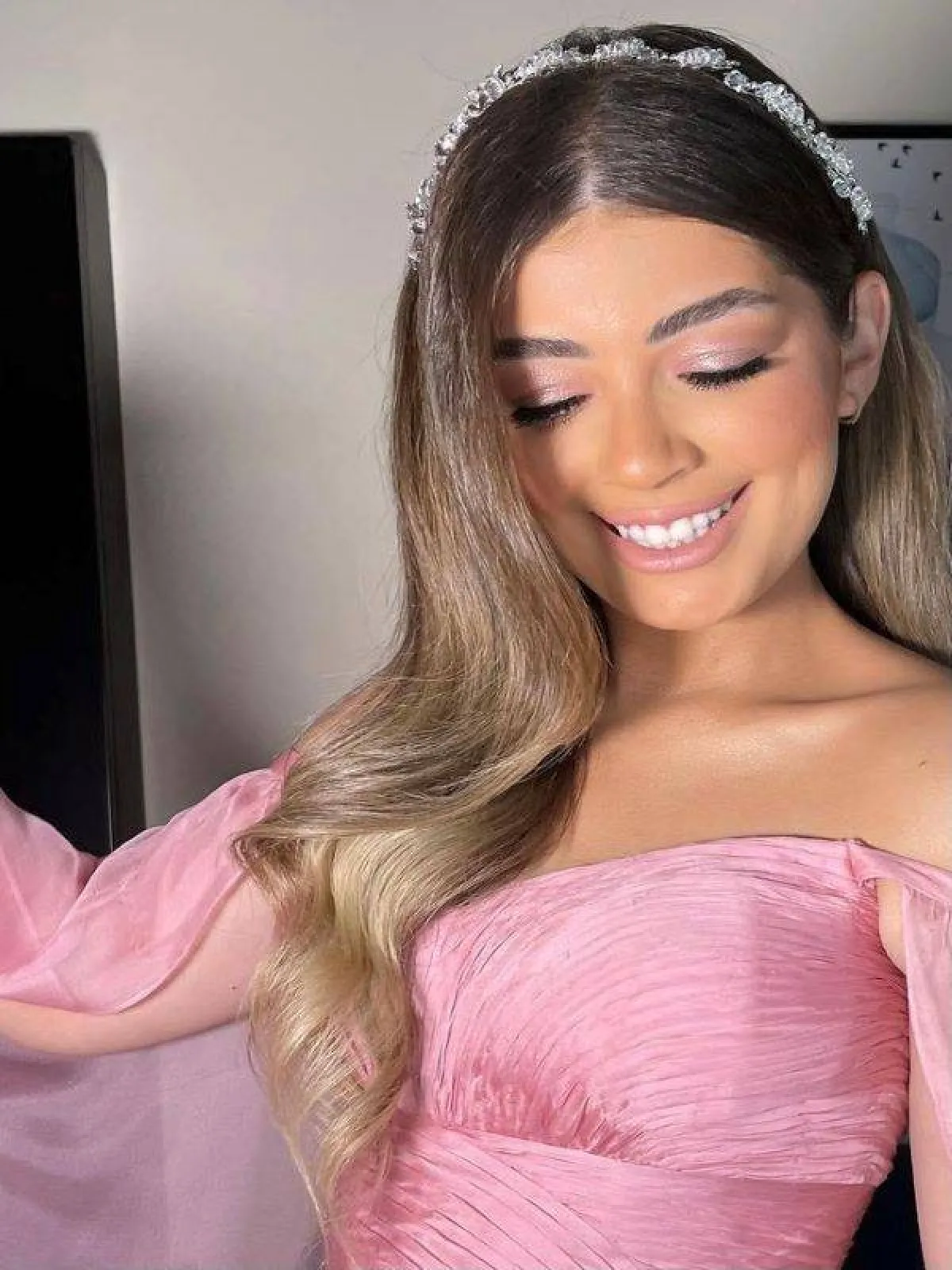 الويفي مع اكسسوار الشعر