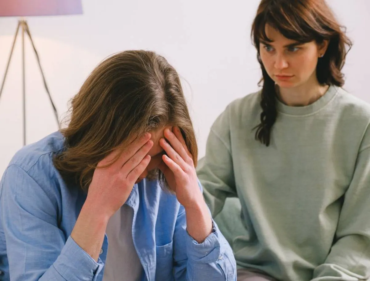 كيف تساعد صديقاً مكتئباً