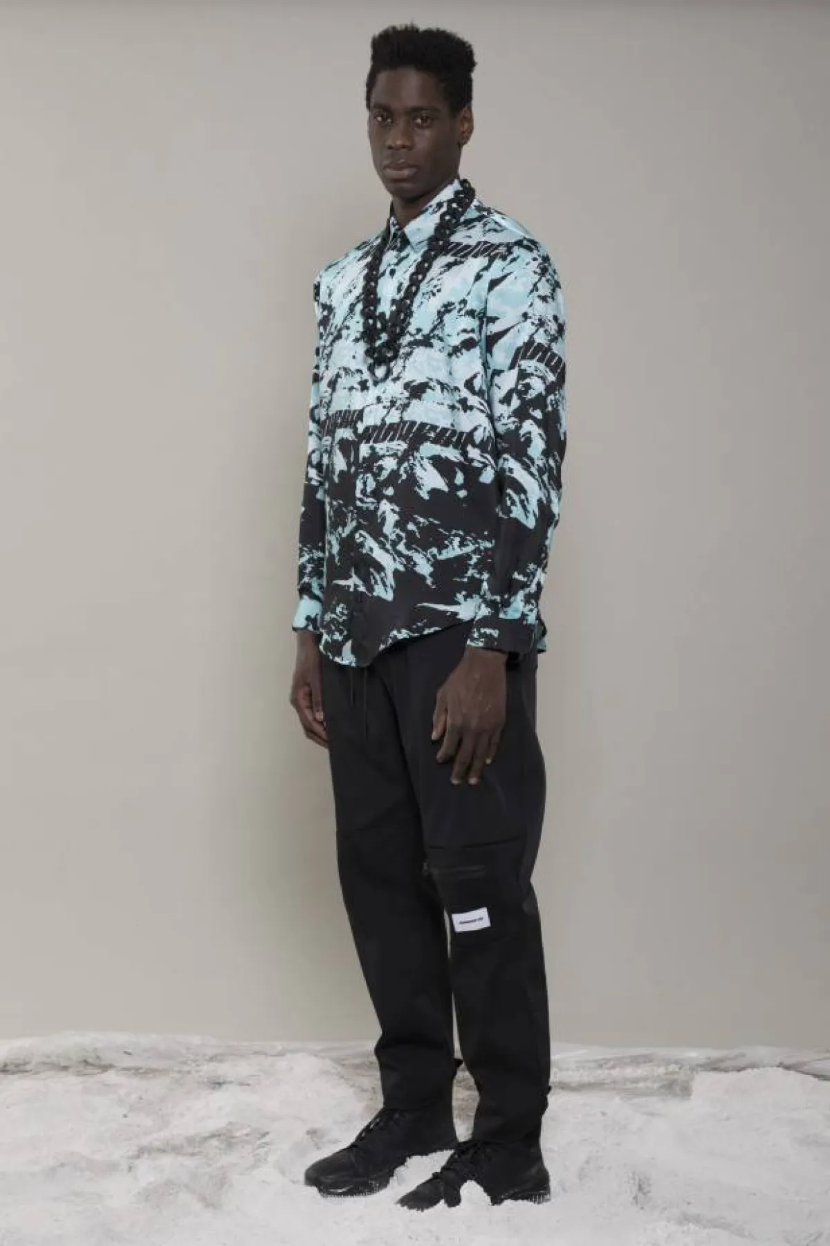 قميص كتان من نوميرو 00  Numero 00