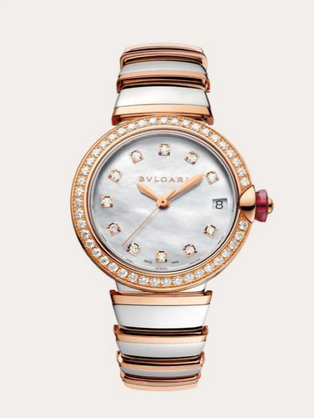 ساعة مميزة من الصدف