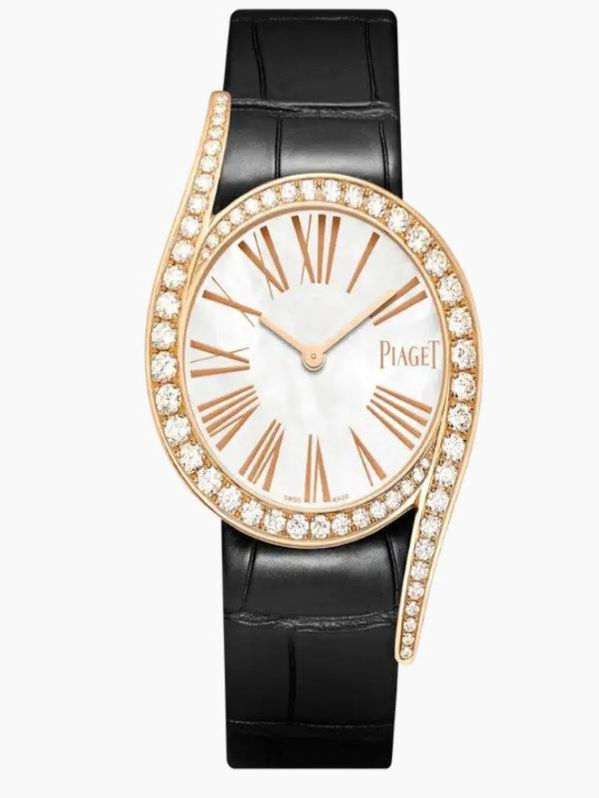 ساعة من الجلد الاسود