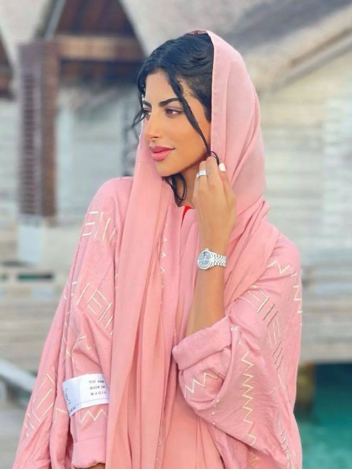 شهد الزهراني بعباية مطرزة