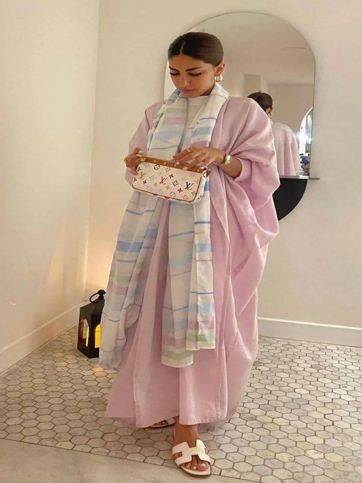 عباية فضفاضة من شوق محمد