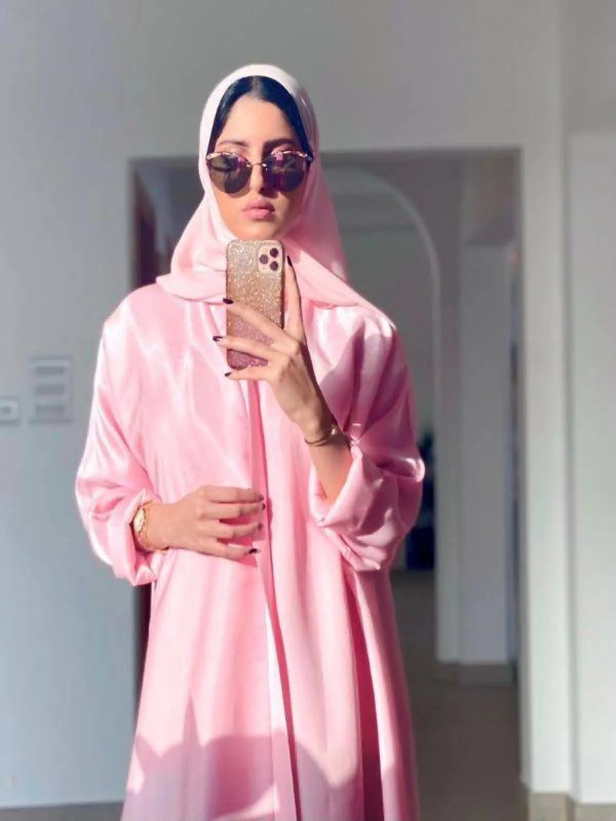 راف العتيبي بعباية زهرية