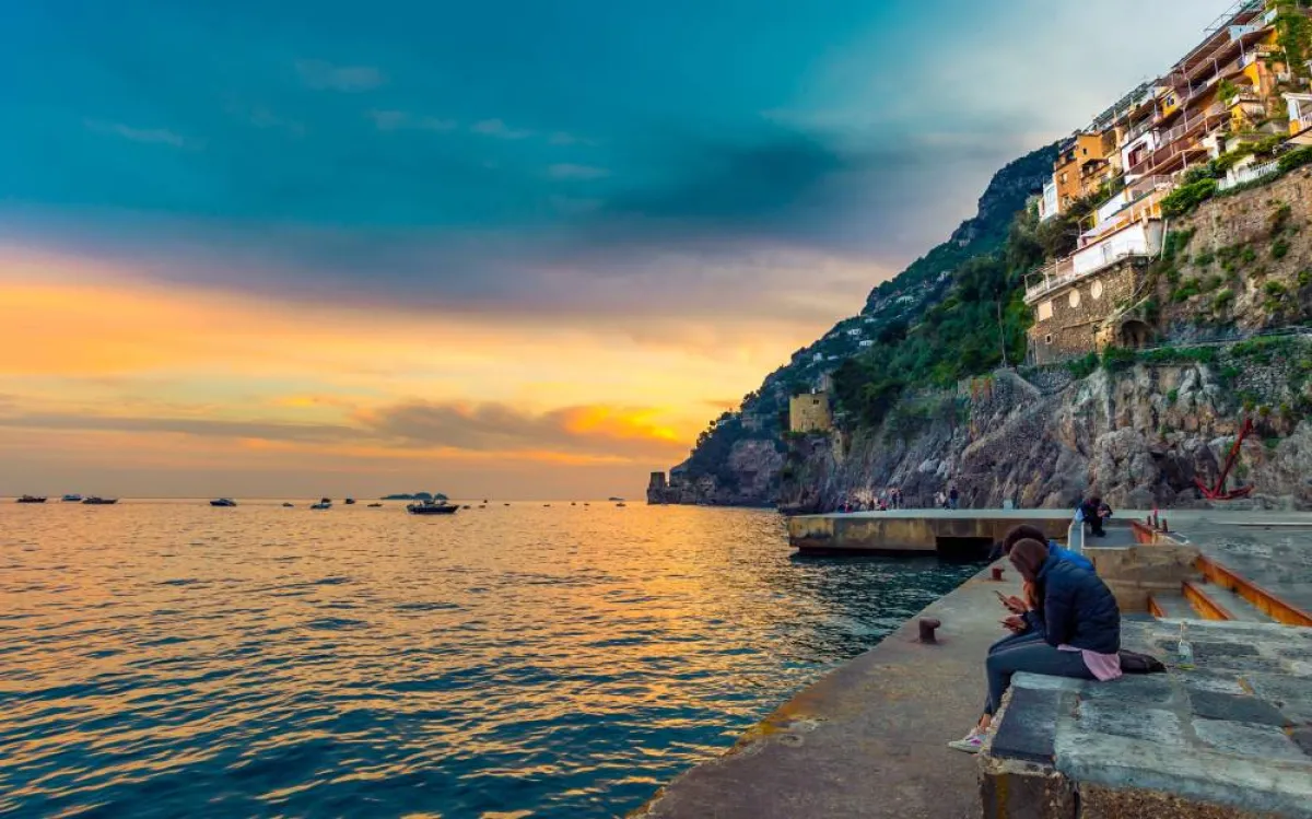 مشهد الغروب أخّاذ