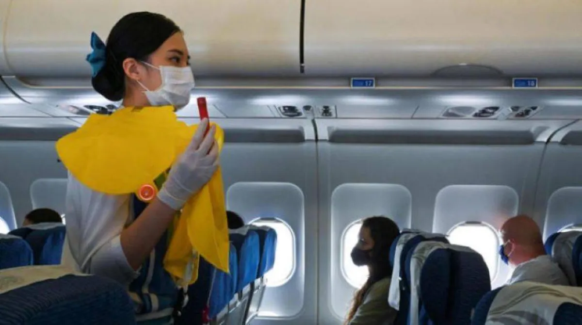 شركات طيران تبدأ بإلغاء لبس الكمامات على متن رحلاتها
