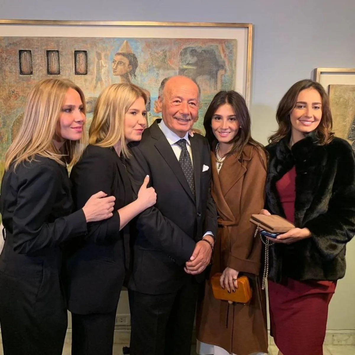 هنا شيحة وشقيقاتها برفقة والدهن أحمد شيحة - الصورة من حساب هنا شيحة على انستغرام