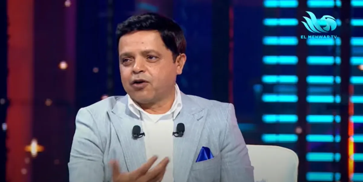 محمد هنيدي في برنامجه الجديد هنيدي شو - الصورة من قناة المحور على يوتيوب