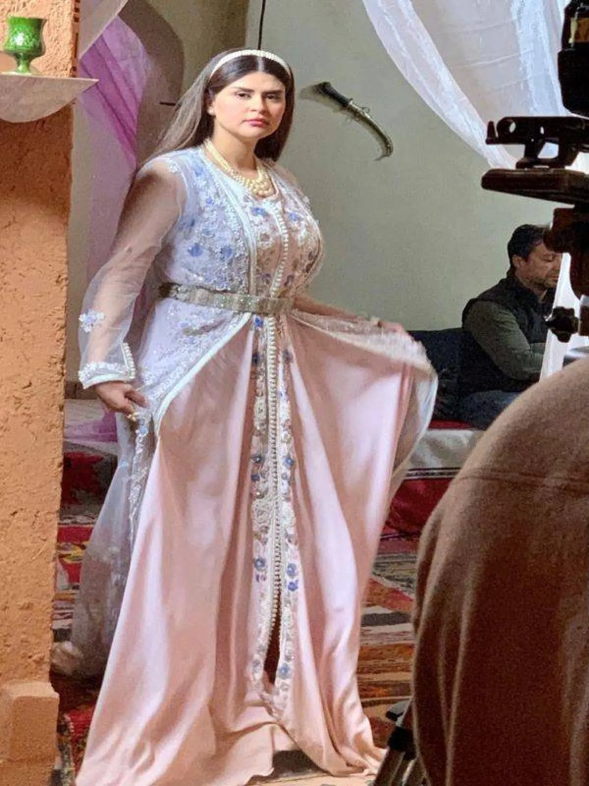 سلمى رشيد بقفطان زهري