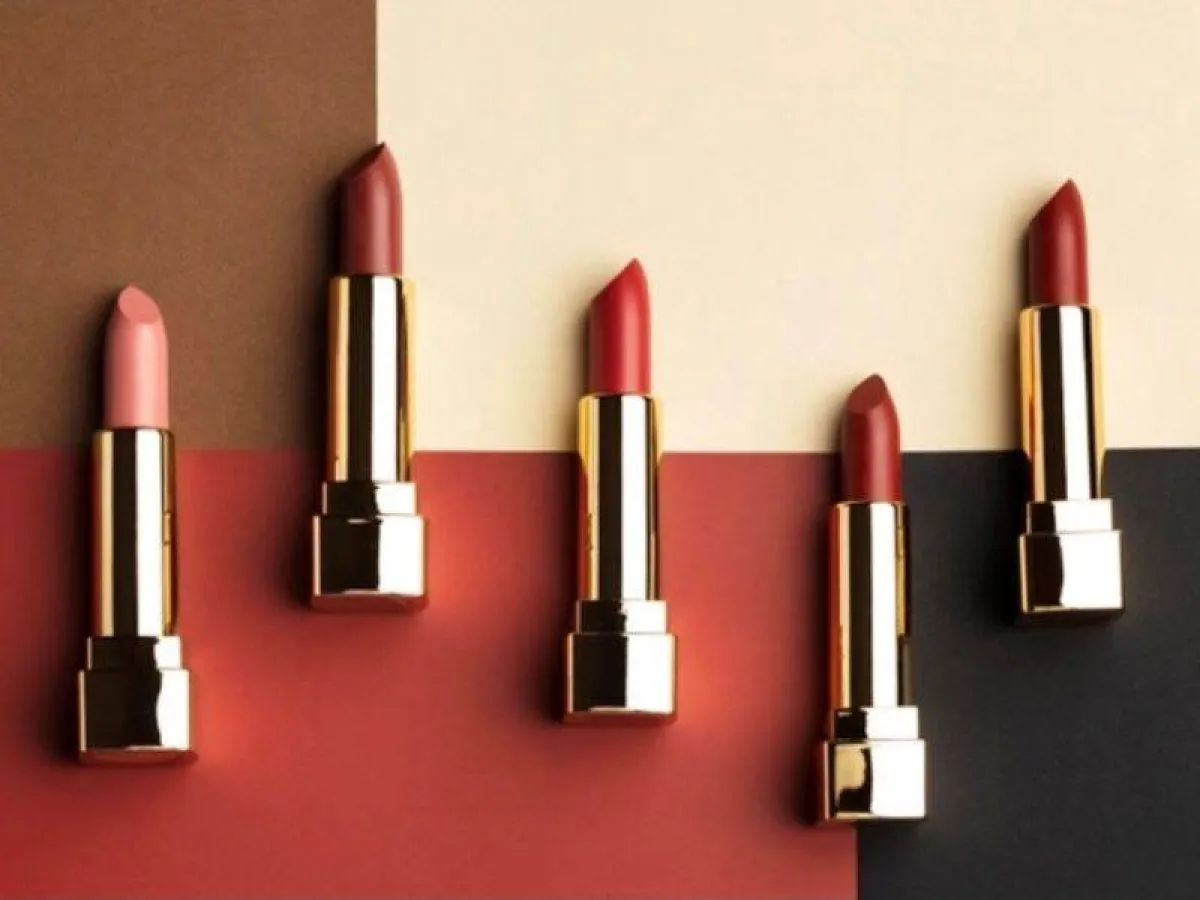 احمر الشفاة