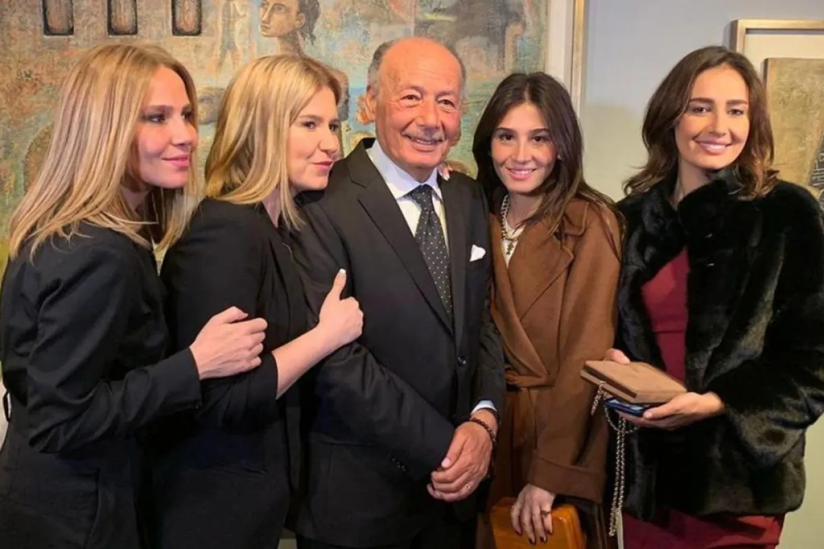 هنا شيحة وشقيقاتها برفقة والدهن أحمد شيحة - الصورة من حساب هنا شيحة على انستغرام