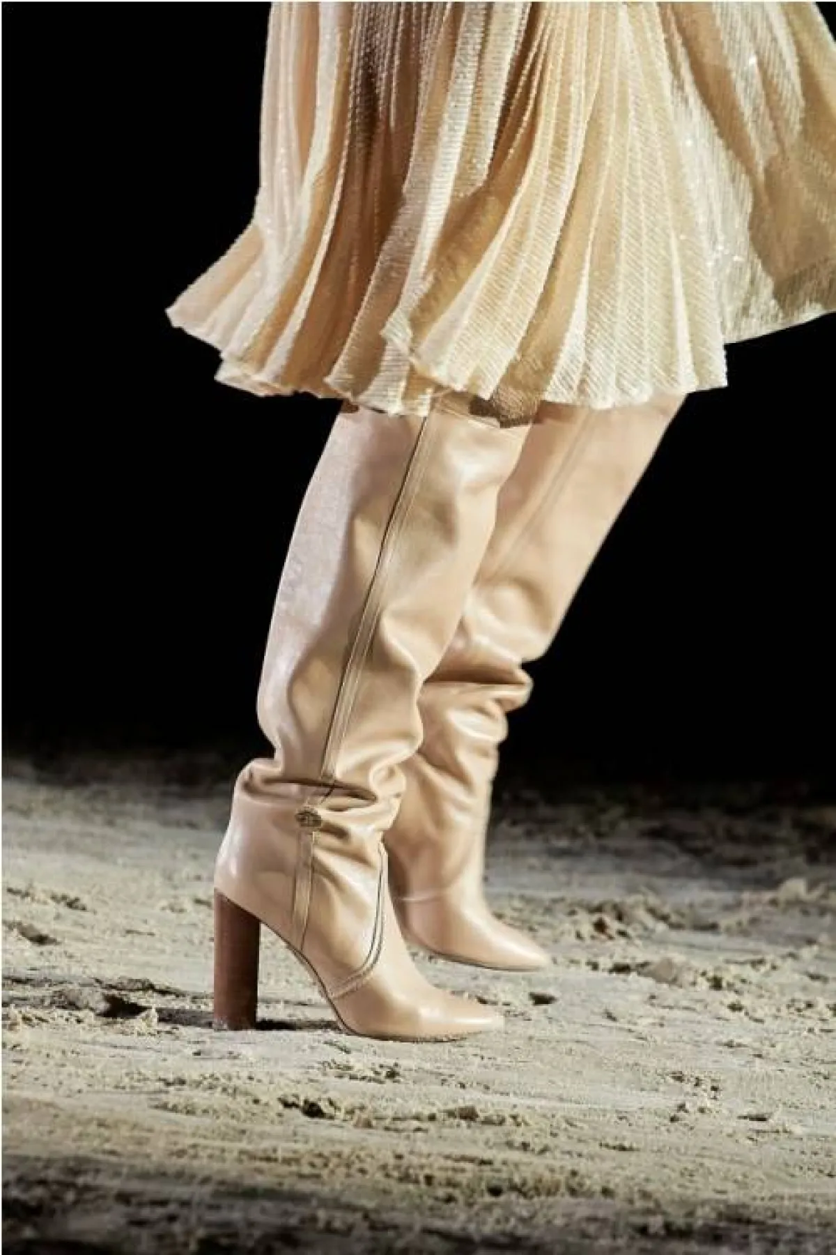 جزمة من إليزابيتا فرانكي Elizabetta Franchi