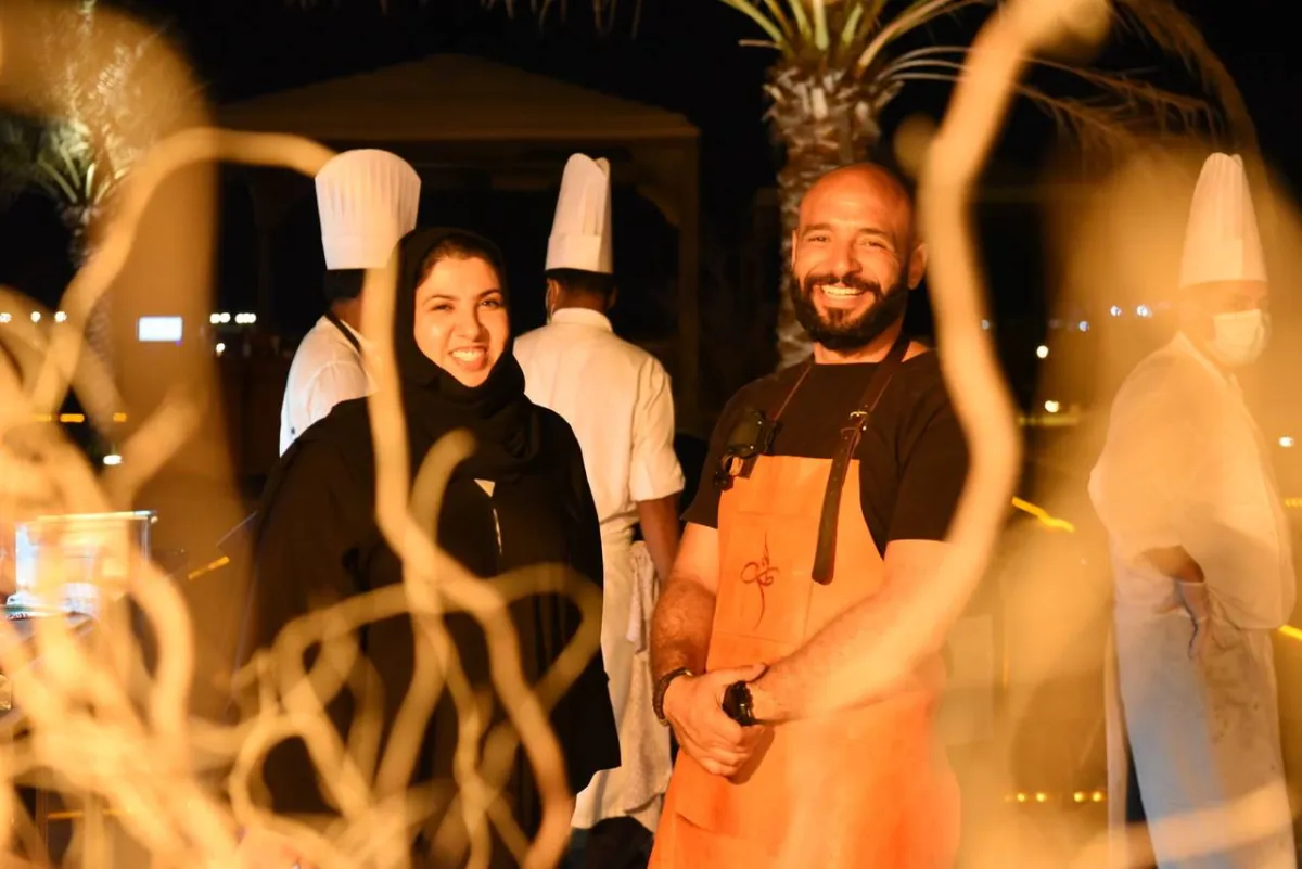 صورة تجمع الشيخة حصة والشيف حاتم مطر