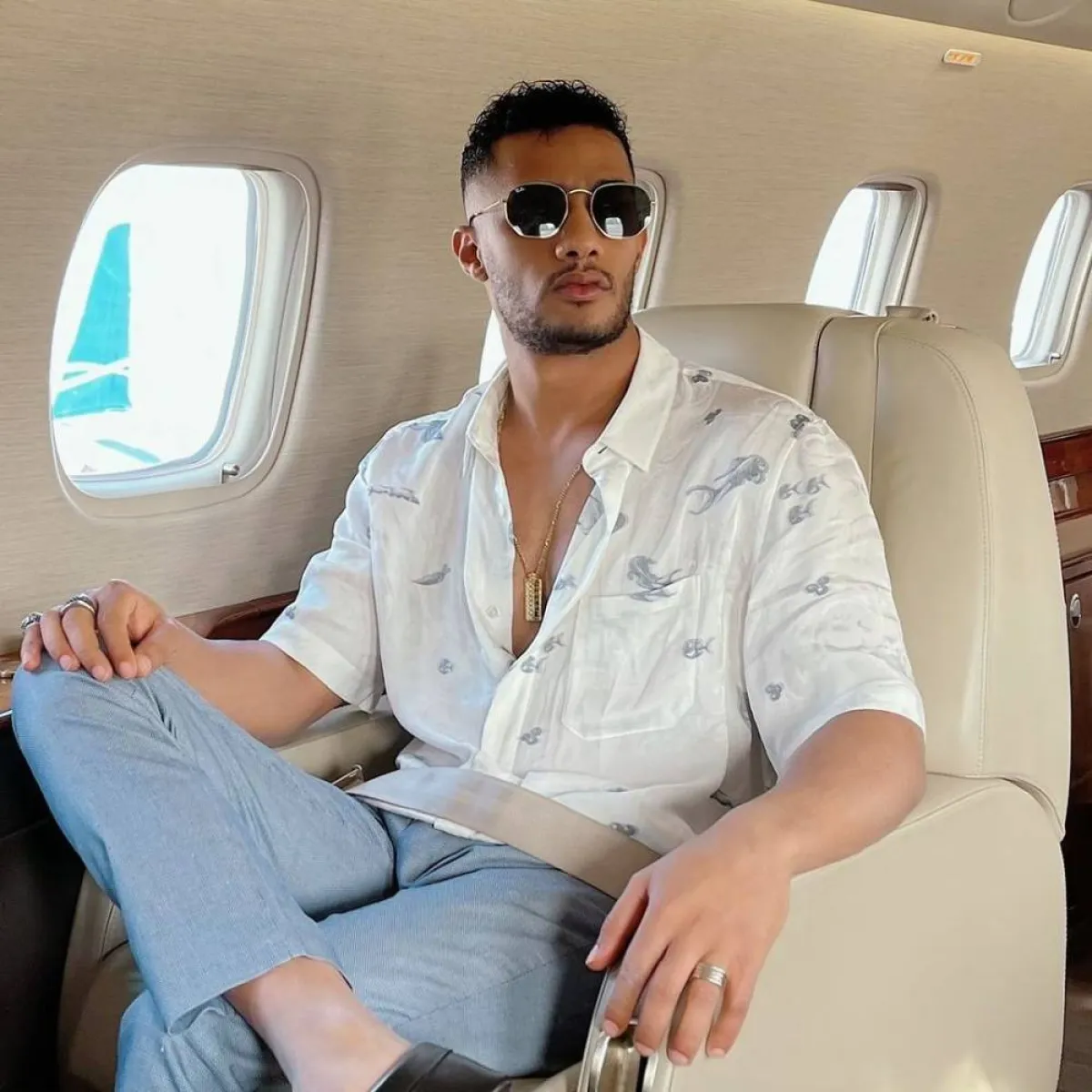 محمد رمضان في الطائرة - الصورة من حسابه على انستغرام