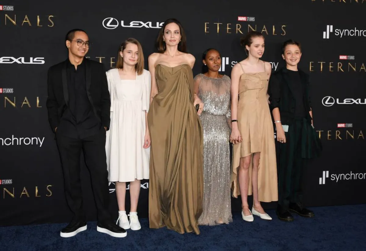 أنجلينا جولي مع أولادها - الصورة من موقع Hindustan Times