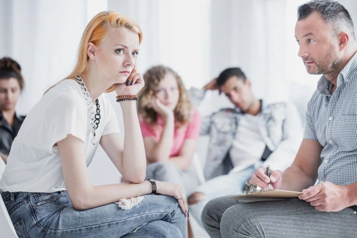 صورة توضح الحوار بين الأشخاص