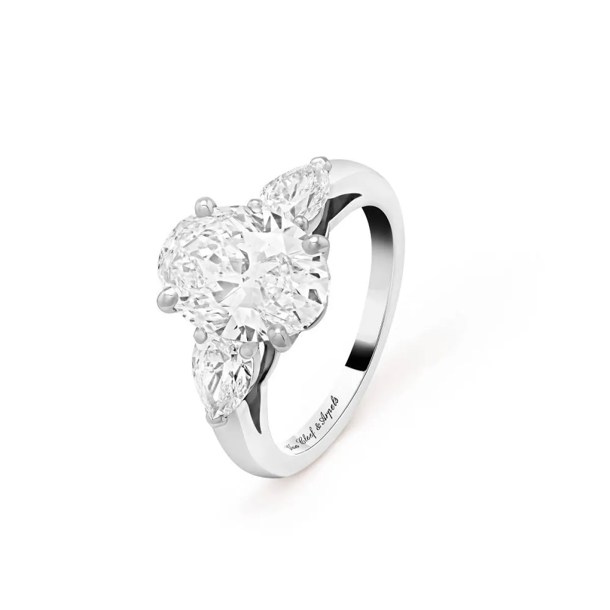 خاتم خطوبة Motifs Pétales solitaire من فان كليف آند أربلز Van Cleef & Arpels