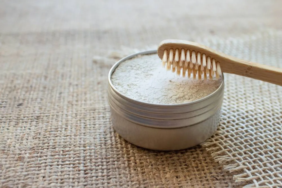 استخدامات معجون الأسنان في التنظيف