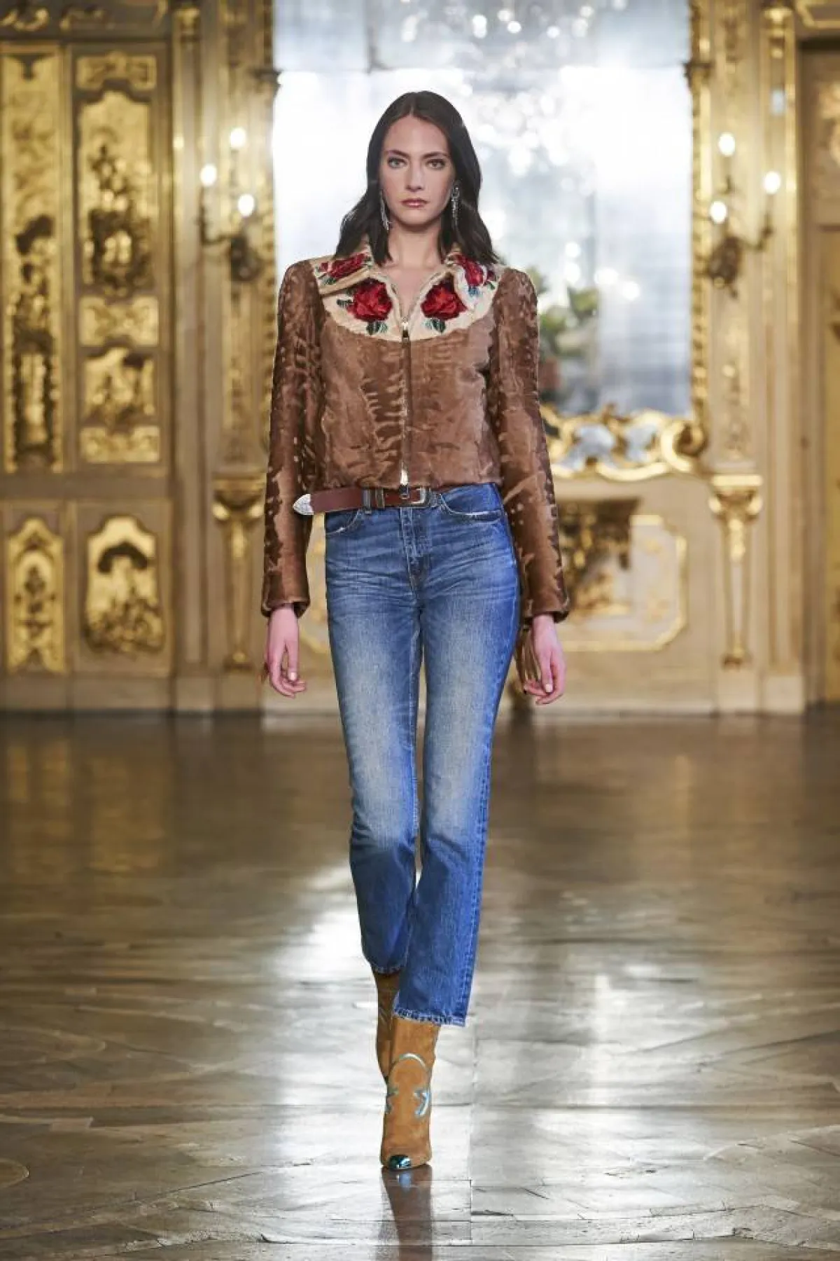 تنسيق الجينز بأسلوب أنيق