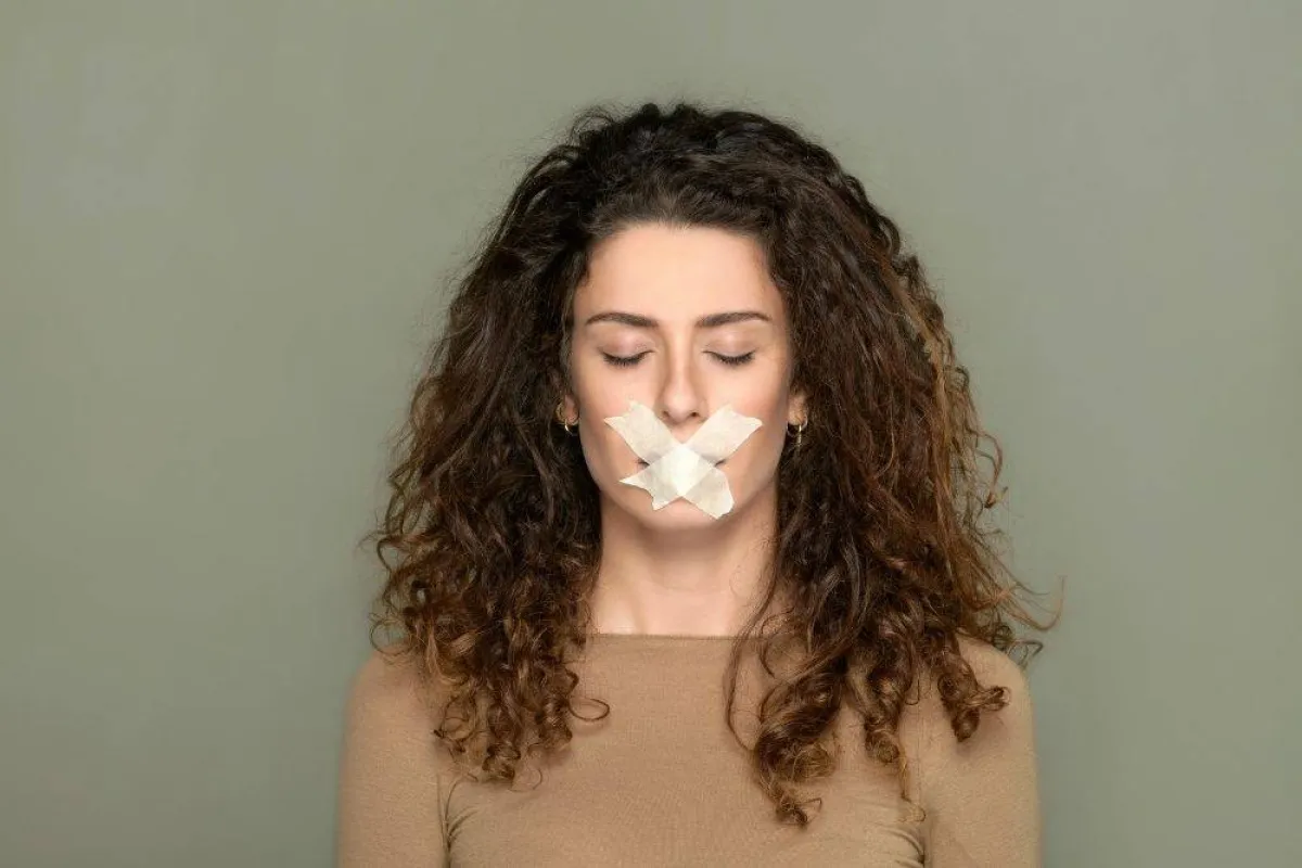 صورة تصف الأخطاء في النطق