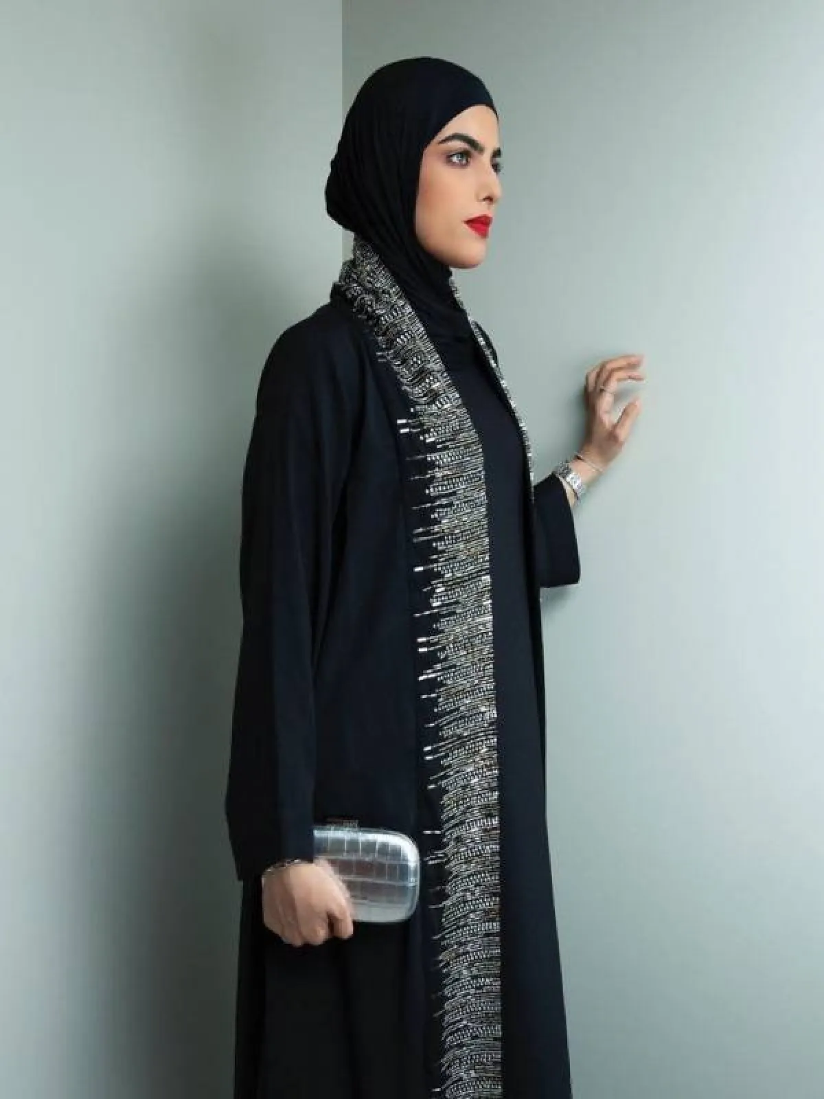 سارة الودعاني بعباية للسهرة