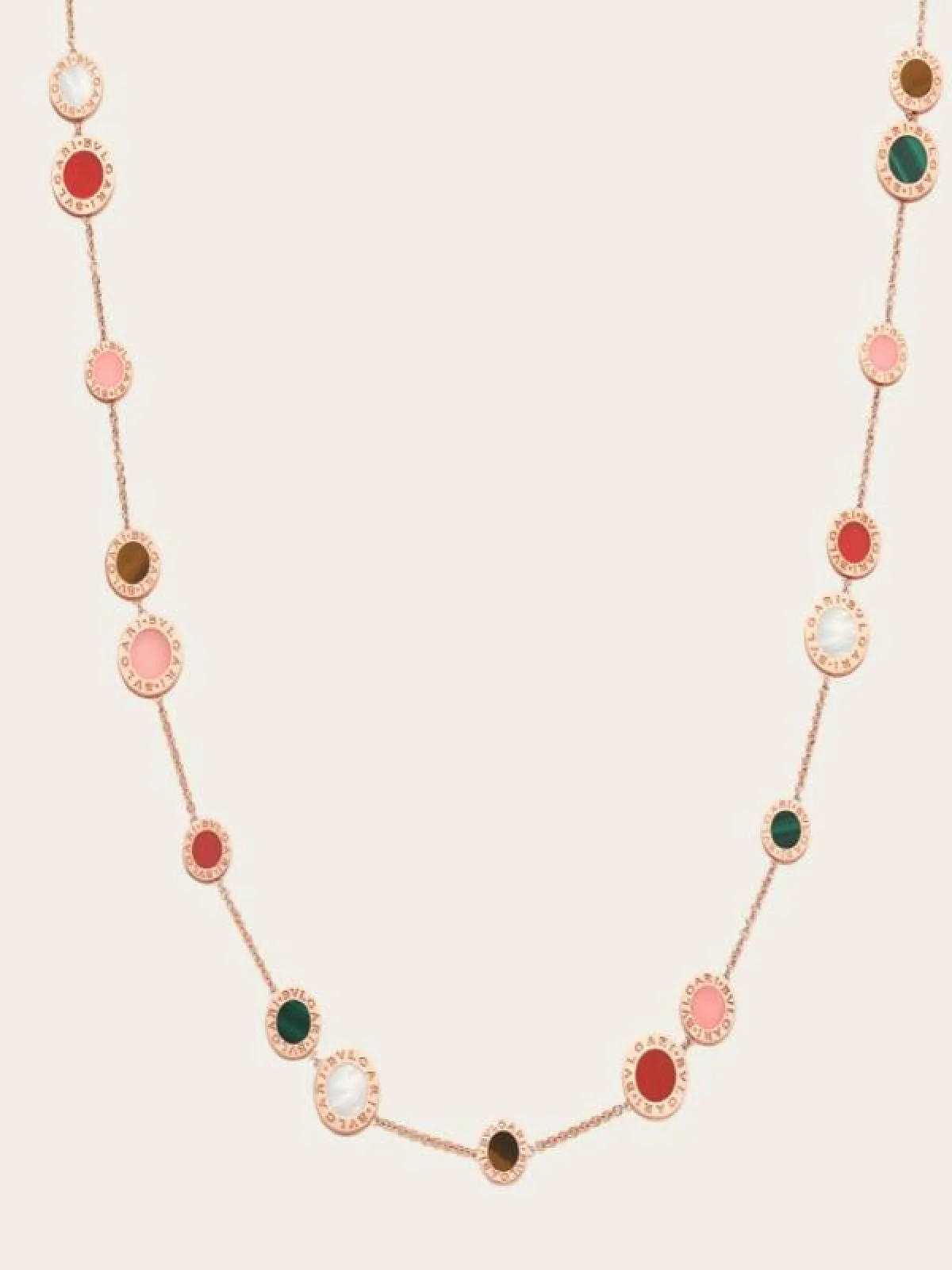 قلادة افريقية ملونة من بلغاري