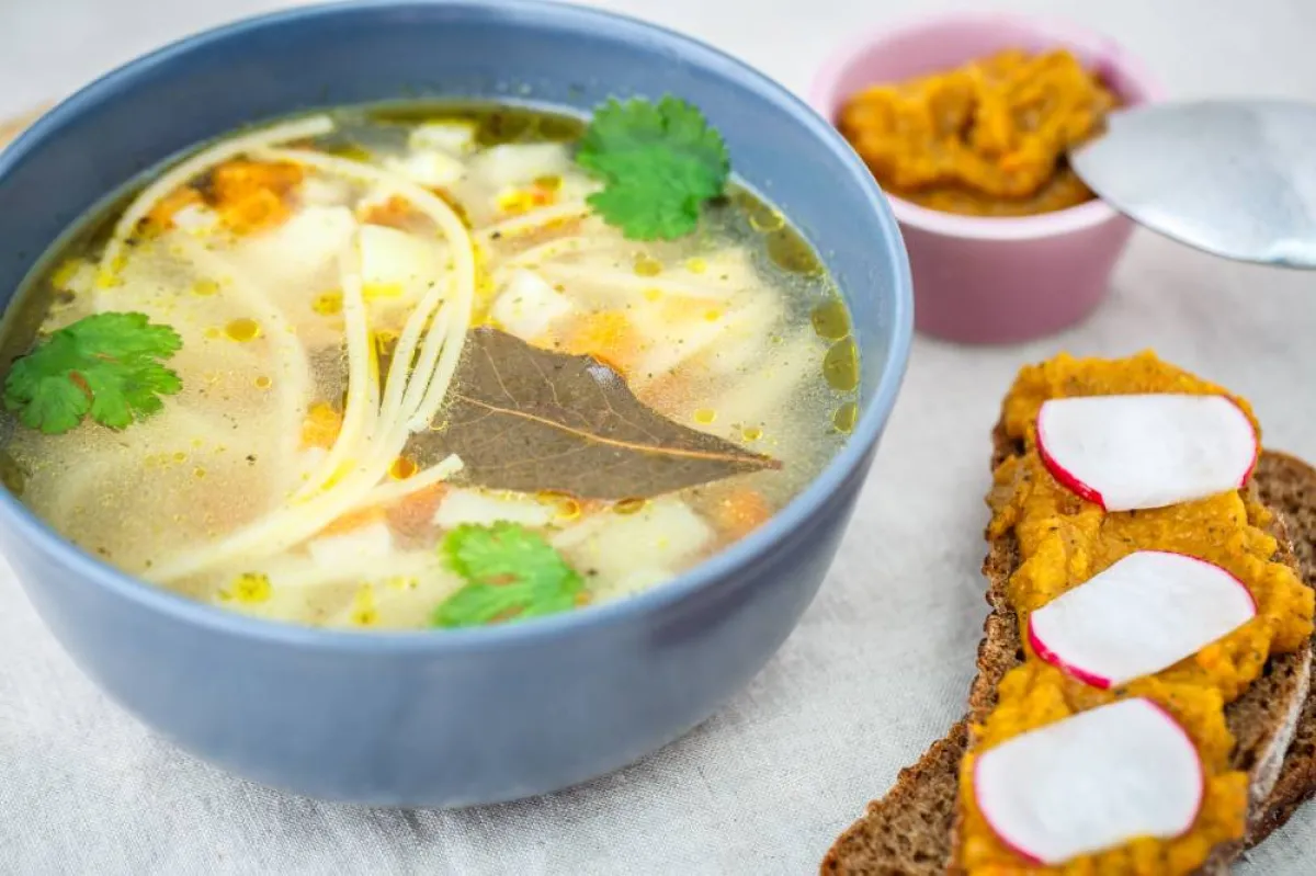 حساء المعكرونة 