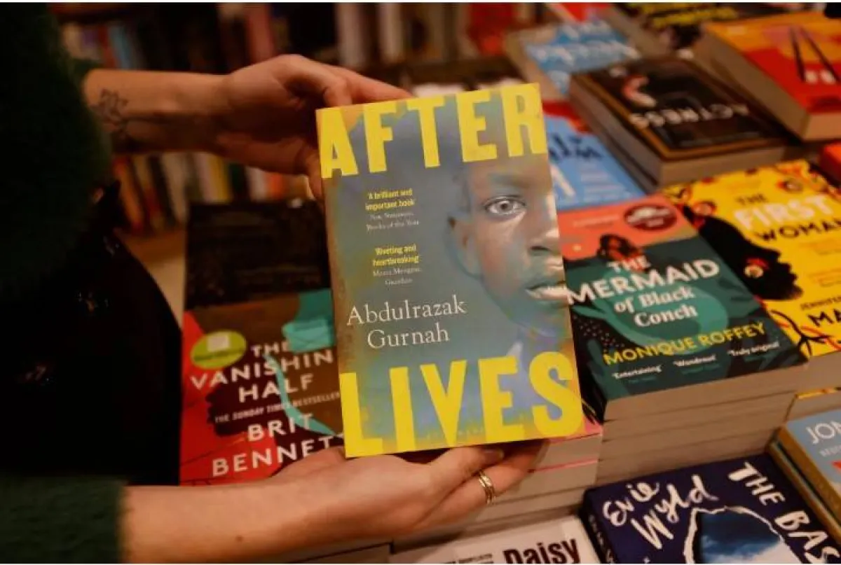 أحد مؤلفات عبد الرازق جرنة الفائز بجائزة نوبل