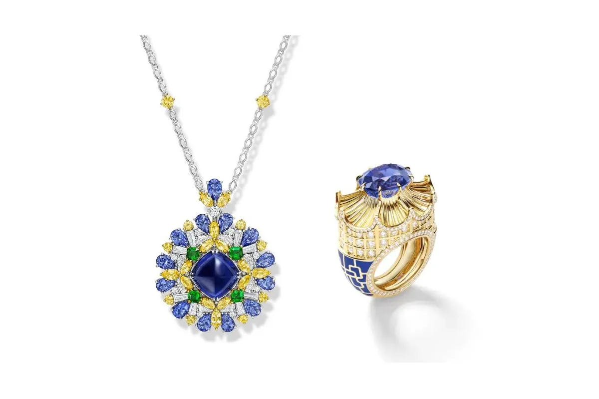 مجوهرات مزيّنة بحجر التنزانيت