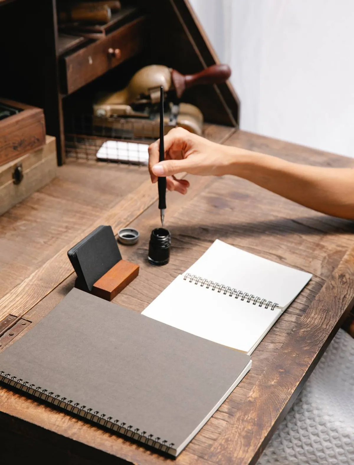 الفرق بين المؤلف والسيناريست