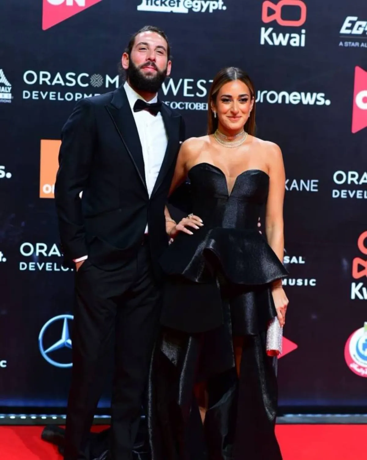 أمينة خليل ومطرب فرقة وسط البلد - الصورة خاصة بسيدتي