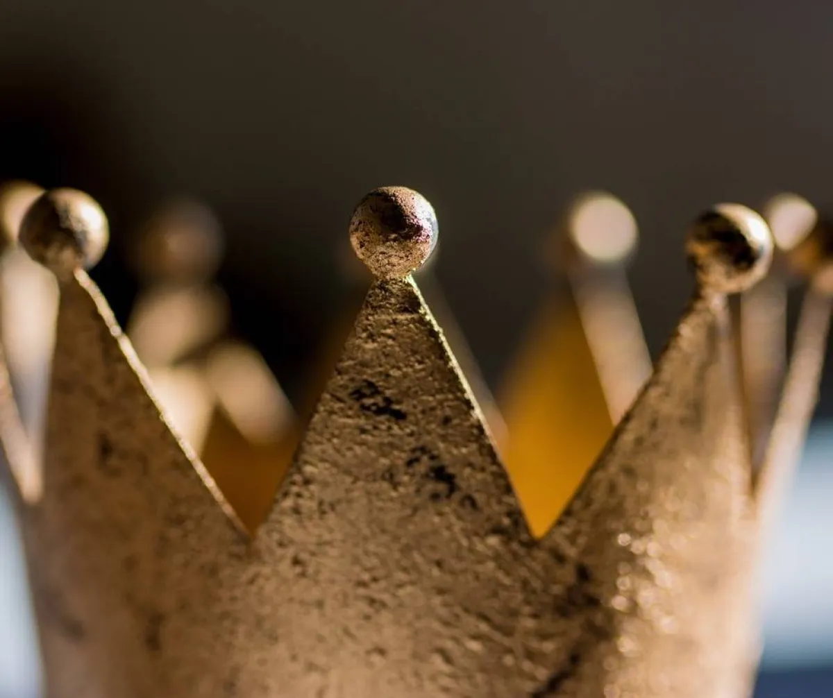 ولادات ملكية غريبة 