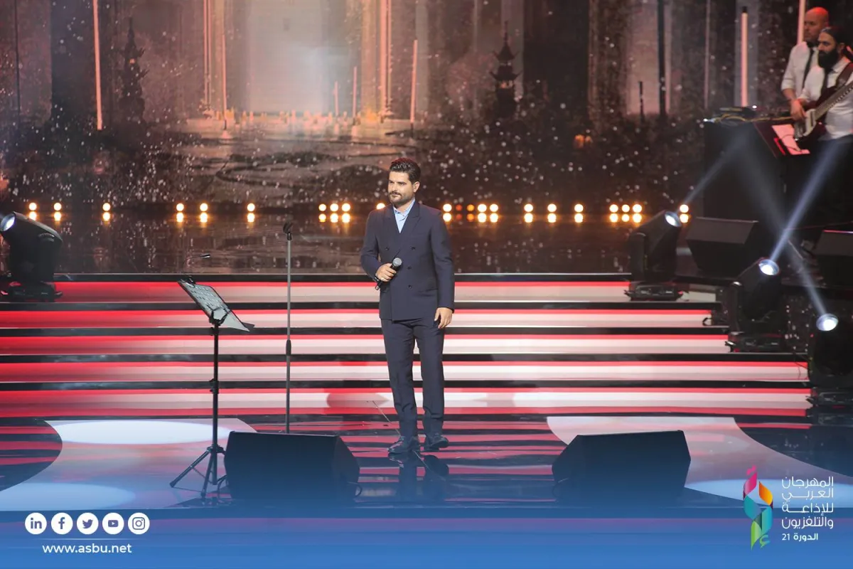 ناصيف زيتون يغني في الحفل- الصورة من موقع المهرجان