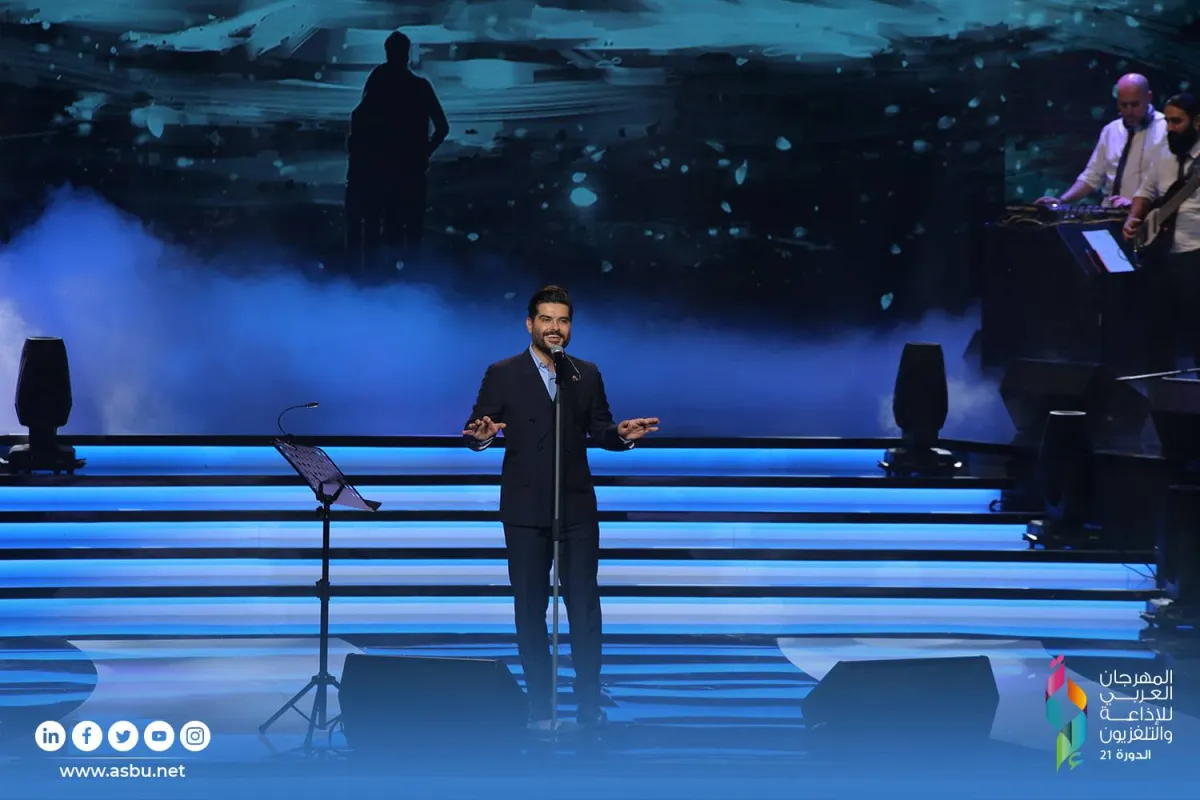 ناصيف زيتون يغني في الحفل- الصورة من موقع المهرجان