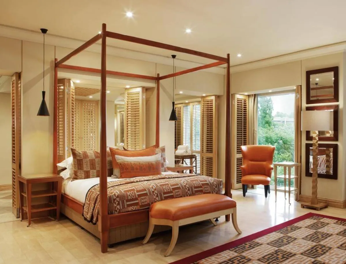 سكسون هوتل، فيلاز آند سبا