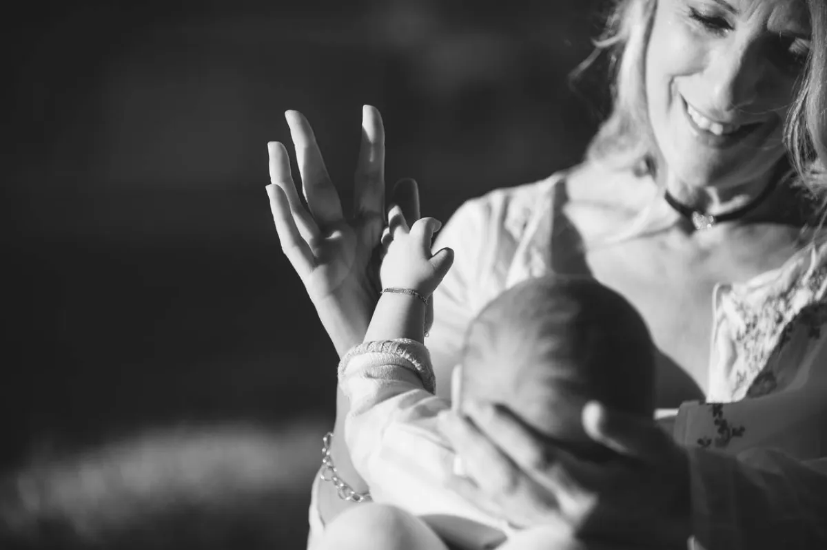 صورة لأم ومولودها